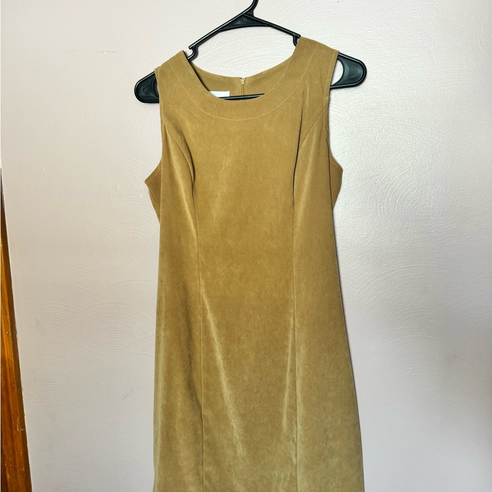 Chic Sleeveless Tan Midi Dress
